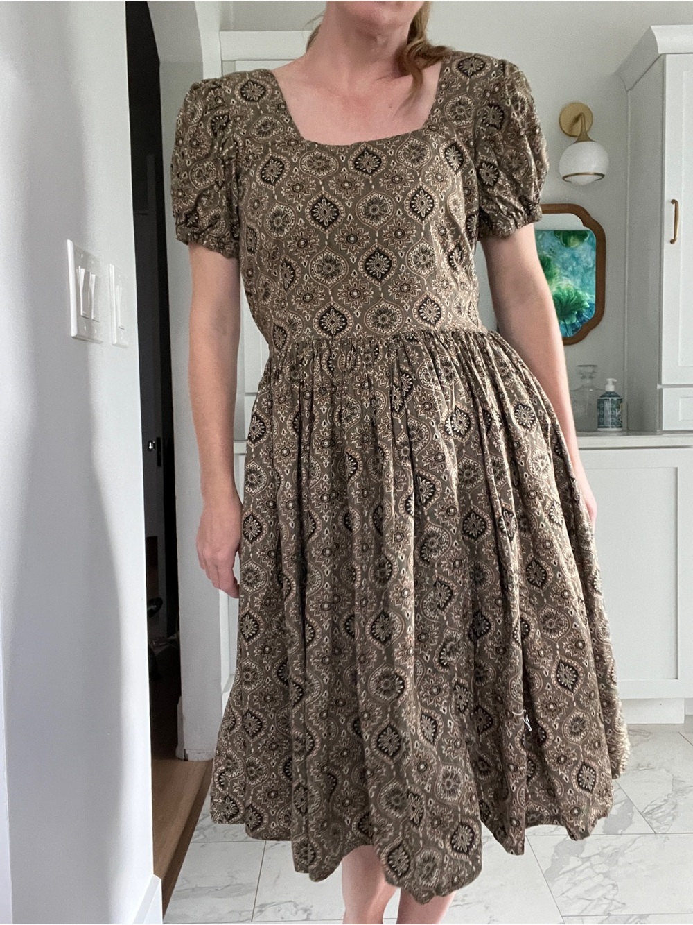 Vintage Brown Patterned Short-Sleeve Midi Dress